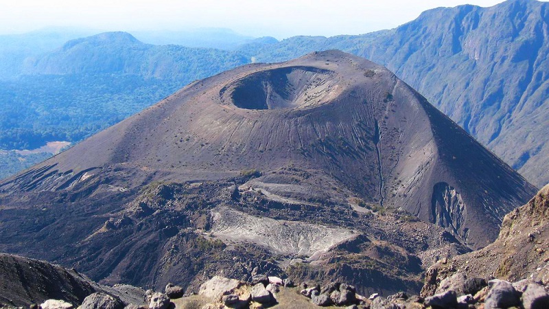 MOUNT MERU CLIMBING SAFARIS TOUR